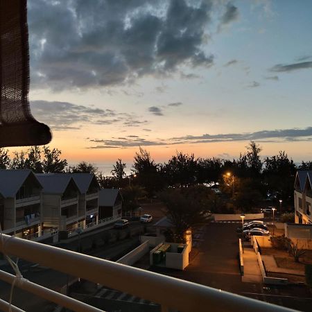 Apartament Location Saisonniere Meublee F2 St Leu Face Ocean A 1 Min Plage Saint-Leu Zewnętrze zdjęcie