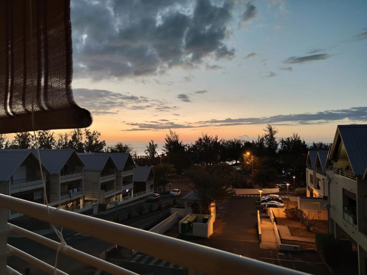 Apartament Location Saisonniere Meublee F2 St Leu Face Ocean A 1 Min Plage Saint-Leu Zewnętrze zdjęcie