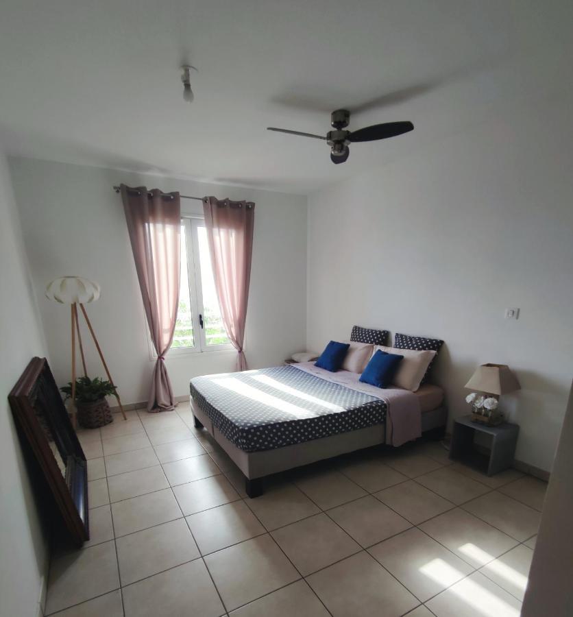 Apartament Location Saisonniere Meublee F2 St Leu Face Ocean A 1 Min Plage Saint-Leu Zewnętrze zdjęcie