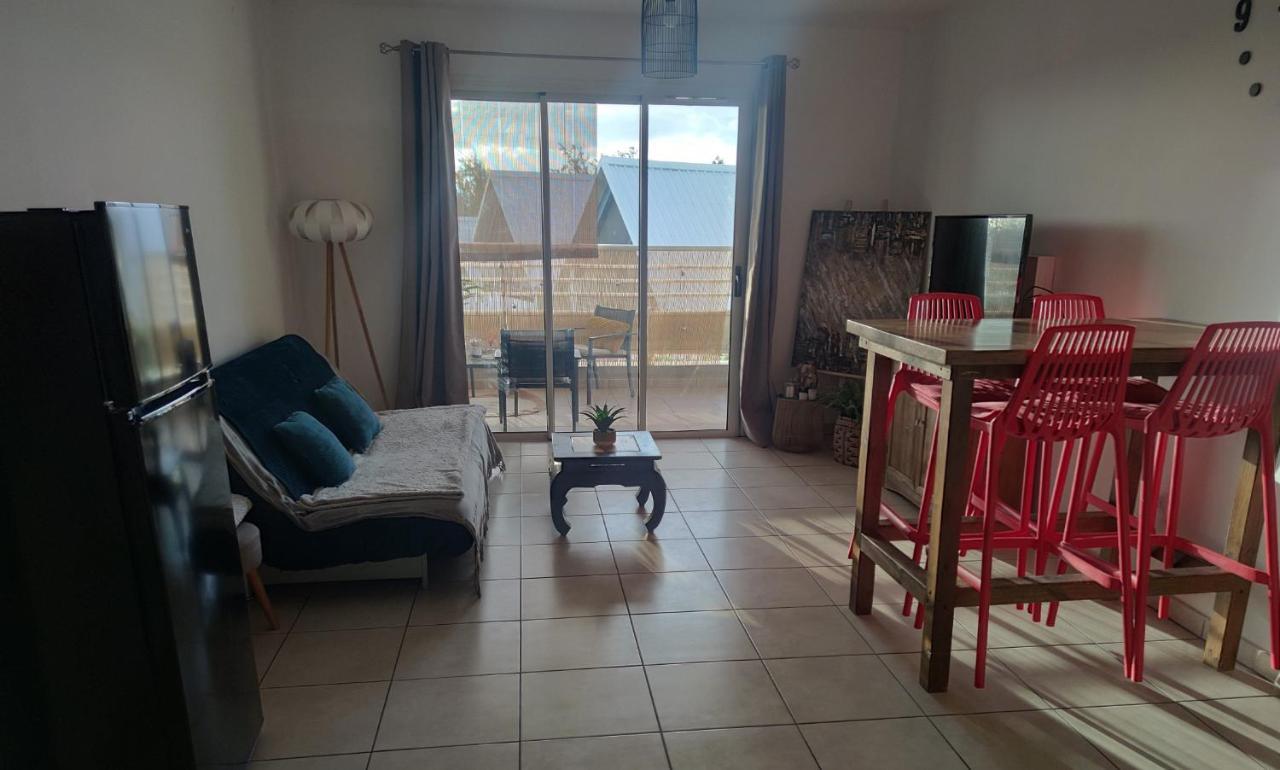 Apartament Location Saisonniere Meublee F2 St Leu Face Ocean A 1 Min Plage Saint-Leu Zewnętrze zdjęcie